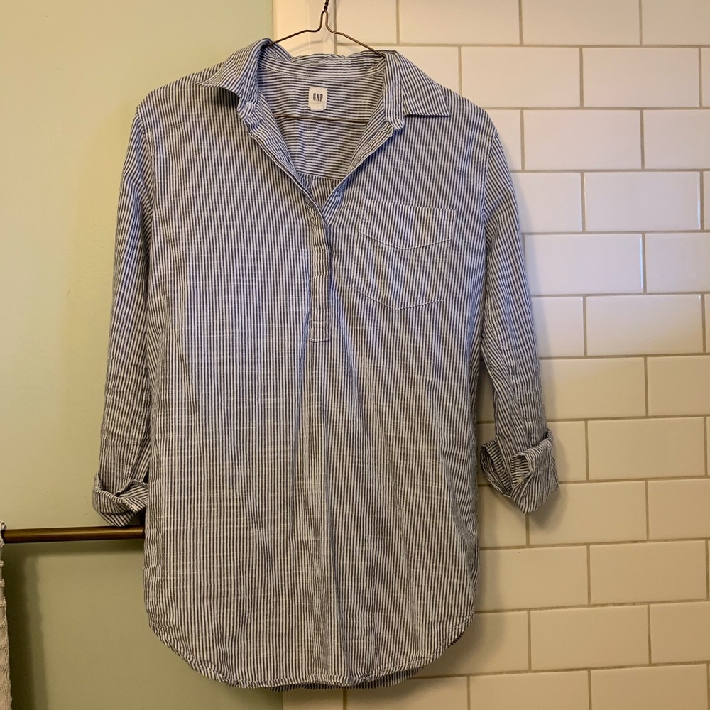 Gap blue/white striped shirt